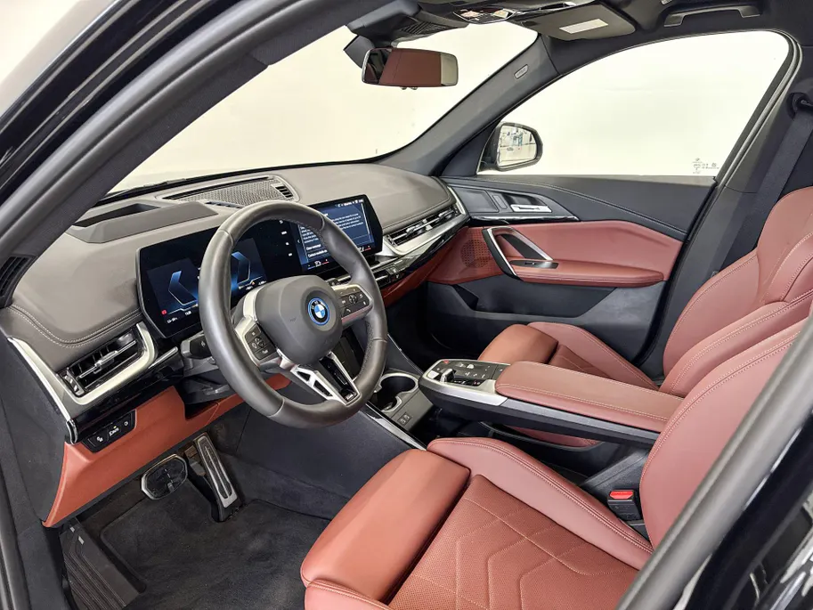 BMW iX1 xDrive30 67 kWh