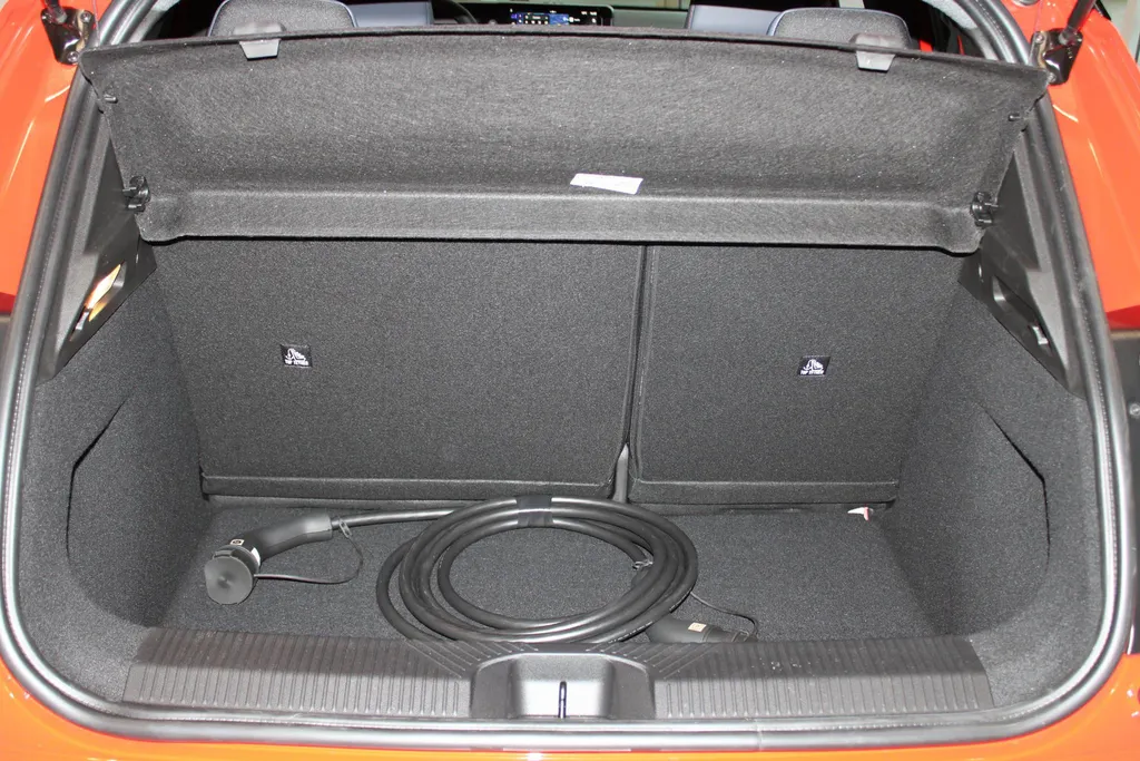 Nissan Micra EVOLVE 52 kWh *Google assist*LMwielen*Achteruitrijcamera*parkeersensoren voor en achter*4 rijmodus*417km WLTP*Climatecontrole*cruisecontrole*keyless entry*