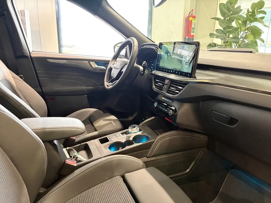 Ford Kuga 2.5 PHEV Sound Edition | Direct Leverbaar | Voorraad | Actiekorting €4000,- | Snel Rijden | B&O Audio | Schuif/Kantel Dak | Trekhaak |