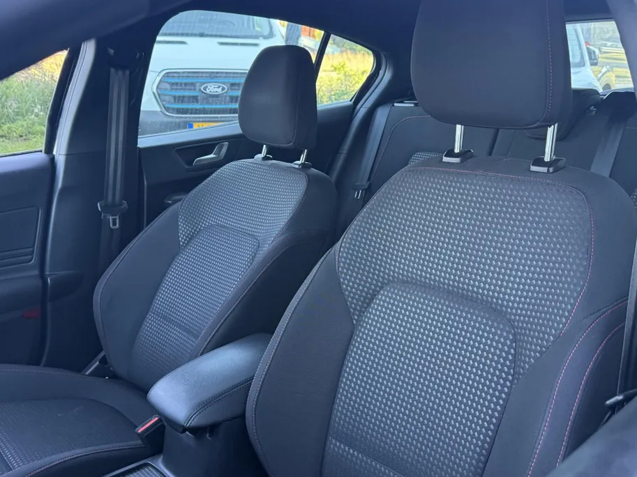 Ford Focus 1.0 EcoBoost Hybrid ST Line +