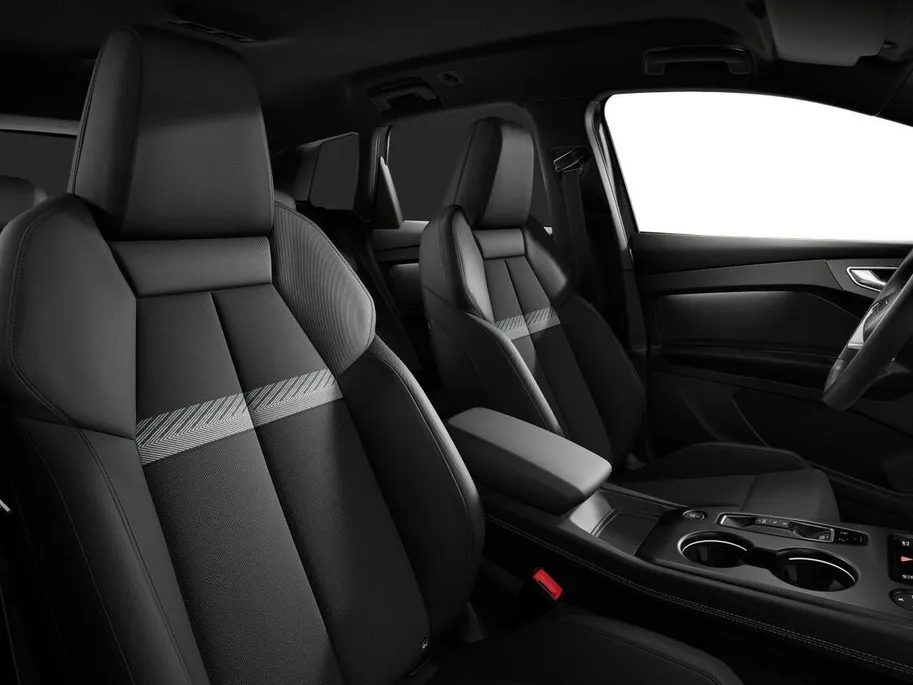 Audi Q4 Q4 Advanced edition performance 286 PK · Tech plus · Trekhaak elek. wegklapbaar · Lendensteun in voorstoelen