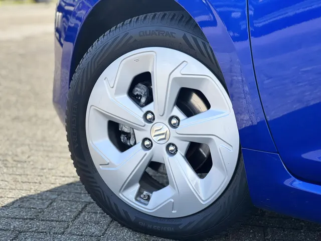 Suzuki Swift 1.2 Select Smart Hybrid | Lage Kilometerstand | All Season Banden | Apple Carplay & Android Auto | 16" LM Velgen | Airco | Cruise Control