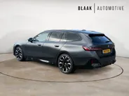 BMW 5 Serie Touring 530e M Sport-Pro Edition | matzwart | 21' individual | innovation | leer | head-up