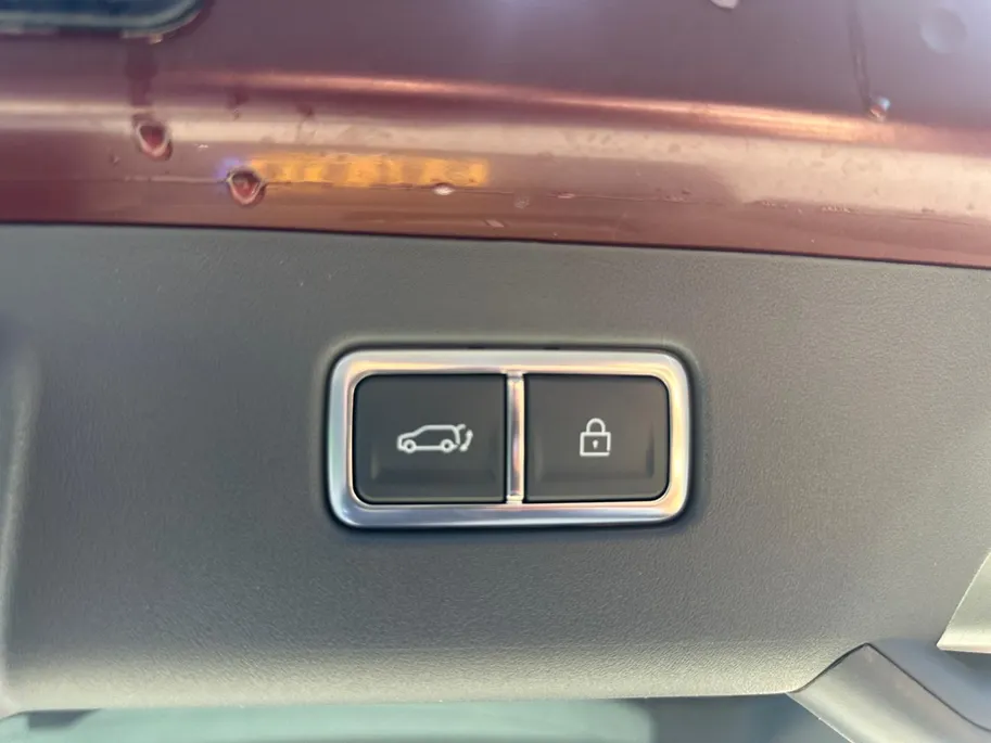 Kia EV9 GT-line AWD 99,8 kwh 7 zits | 385 PK | Geventileerde/verwarmde stoelen | Wireless Carplay & Android auto | 2.500 kg trekgewicht | Meridian | Fabrieksgarantie t/m 19-6-2033 +3x 1 jaar*  | NAP