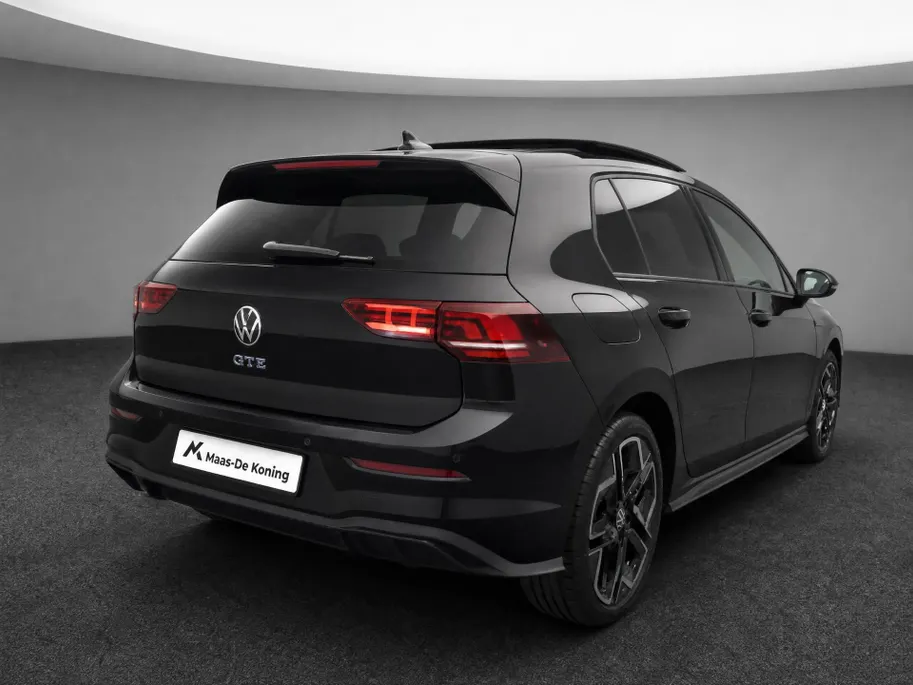 Volkswagen Golf 1.5 272pk DSG eHybrid GTE · Panoramadak · 360 Camera · Apple/Android Car Play · Navigatie · Stoelverwarming · 18'' Inch · Garantie t/m 26-11-2030 of 100.000km
