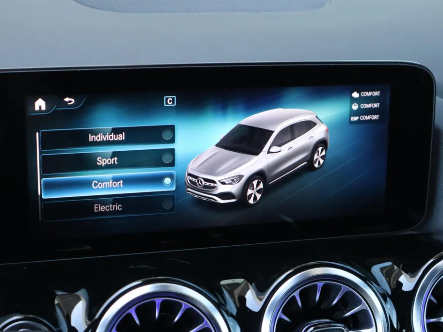 Mercedes-Benz GLA 250 e AMG Line l Keyless l Achteruitrij camera l Stoelverwarming l Memory