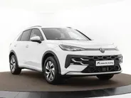 Volkswagen T-Roc Limited Edition 1.5 eTSI 116 PK 7 versn. DSG · Comfort pakket · Achteruitrijcamera · Draadloze telefoonlader · Voorraad OUTLET · Prijs is inclusief inruilpremie ·