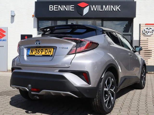 Toyota C-HR 1.8 Hybrid Bi-Tone Trekhaak | Leder | Blindspot | Stoelverwarmin