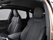 Audi Q5 e-hybrid quattro S edition Competition 367 PK · Tech pro · 20' LM Velgen · Glazen panoramadak · B&O Premium 3D