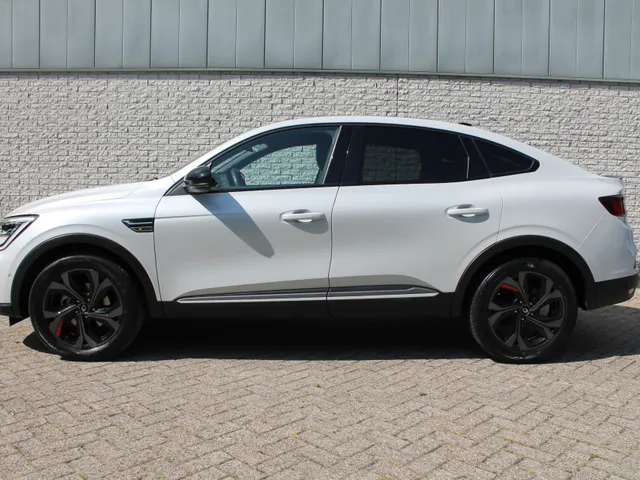 Renault Arkana 1.6 E-Tech Hybrid 145 R.S. Line | navigatie | lederen bekleding | BOSE audio