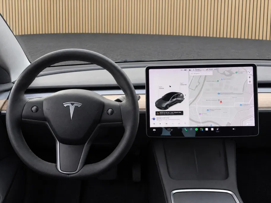 Tesla Model 3 Standard RWD Plus 60 kWh 90% SOH | 12 maanden BOVAG | Stoelverwarming | Groot scherm |