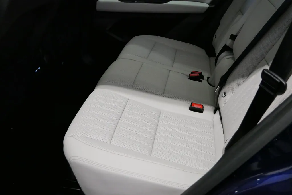Renault Espace E-Tech full hybrid 200 iconic 5p. | Profiteer nu van €4.000,- Zeeuw & Zeeuw voorraadkorting | Harman Kardon | SolarBay panoramadak | Uit voorraad leverbaar op = op |
