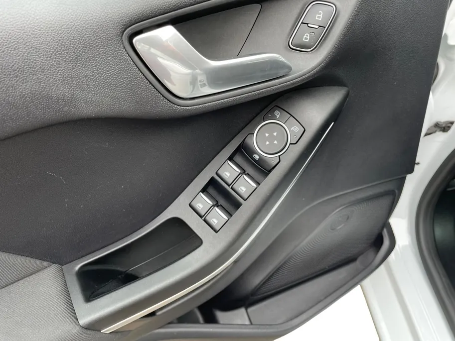Ford Fiesta 1.0 EcoBoost Titanium | 1e Eigenaar | NL-Auto | Apple Carplay / Android Auto | Climate Control | parkeersensoren | Cruise Control | Lichtmetalen velgen