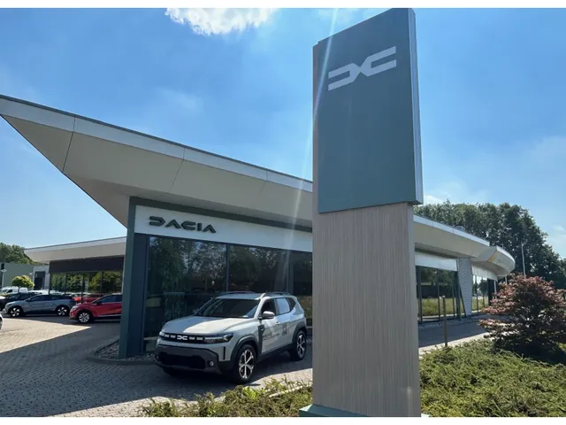 Renault Clio 1.0 TCe 92 PK Bi-Fuel Zen | 4 seizoensbanden | Airco | NAVI | parkeersensoren achter | Apple/Android car play |