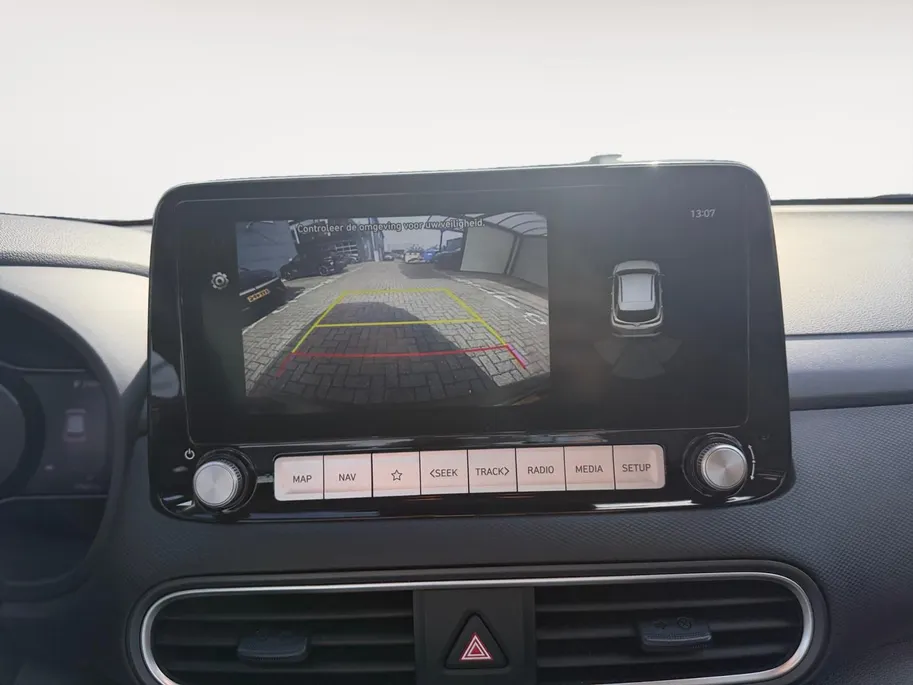 Hyundai Kona EV Fashion Design 39 kWh | Zeer nette auto | Dealer onderhouden | SOH 89,7% | Zeer compleet | Stoel & stuurverwarming | Apple Carplay / Android Auto |