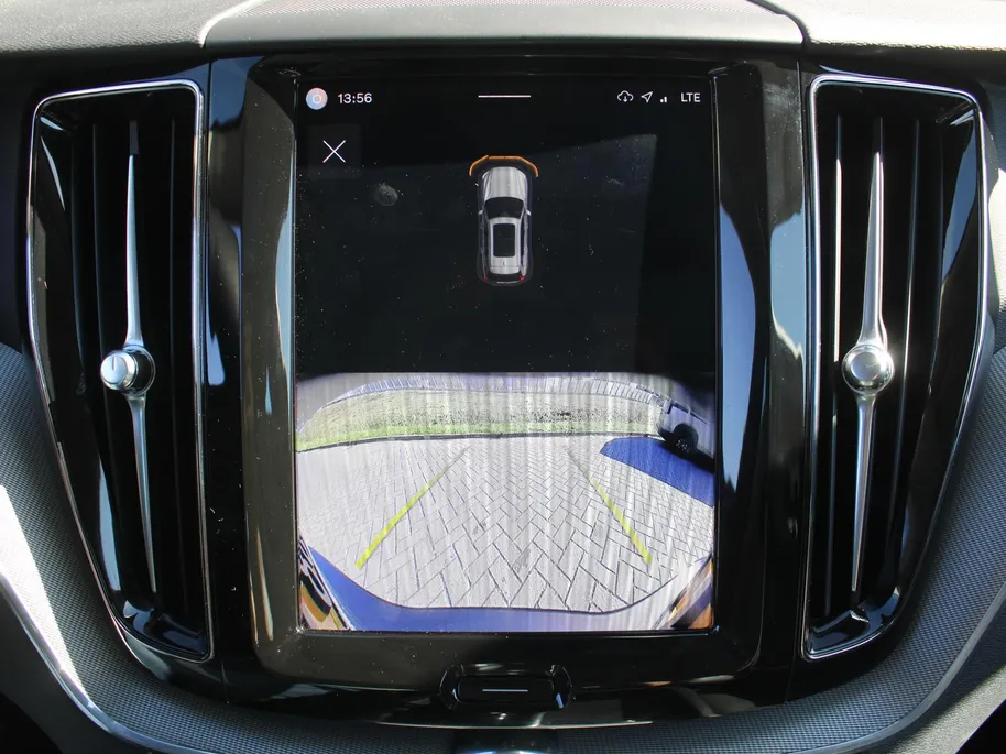 Volvo XC60 2.0 T6 Plug-in hybrid AWD Essential Edition Bright | Leer | Schuifdak | Elek. stoelverstelling | 19' LM | Dodehoek detectie | LED | Zeer nette auto |