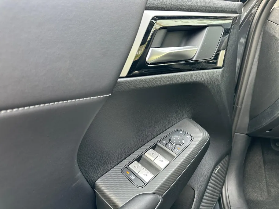 Mitsubishi Outlander 2.4 PHEV Intense | 6000 EURO KORTING | NU DIRECT LEVEBAAR | 8 JAAR GARANTIE |
