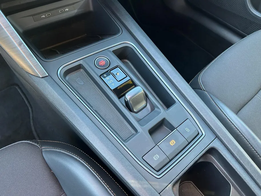 CUPRA Leon 1.4 e-Hybrid VZ Adrenaline | Stoel- stuurverwarming | Navi | Carplay | PDC