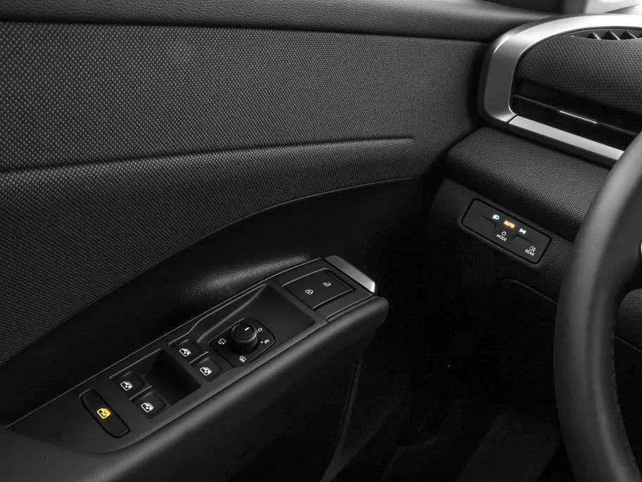 Volkswagen T-Roc Life First Edition 1.5 eTSI 116 PK 7 versn. DSG · Comfort Pakket · Trekhaak · Voorraad OUTLET · Prijs is inclusief inruilpremie ·