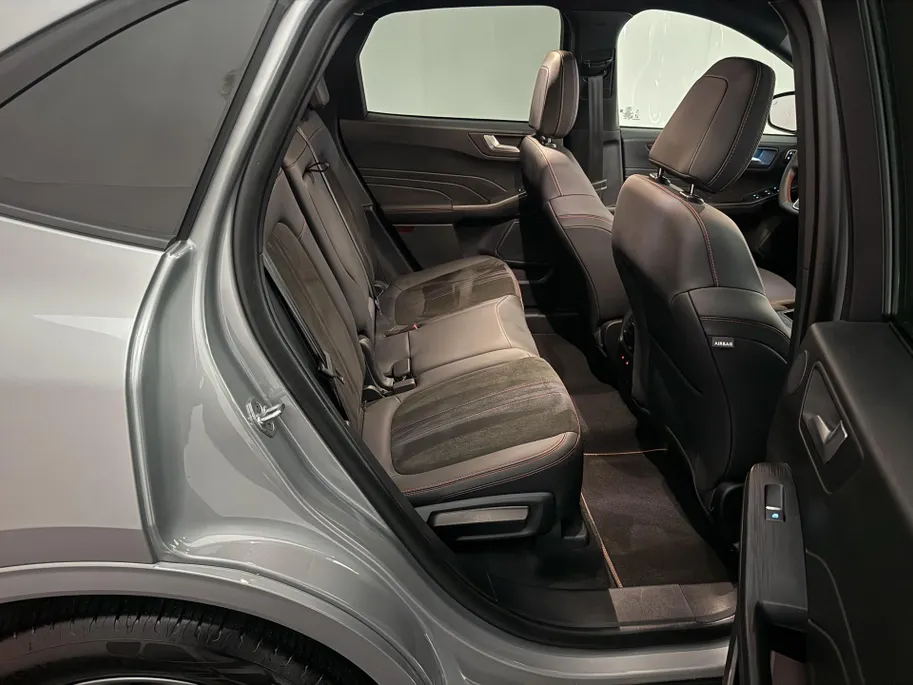 Ford Kuga 2.5 PHEV ST-Line X 243 PK | Electrische Trekhaak | Winterpack | Matrix LED Koplampen | AGR Voorstoelen