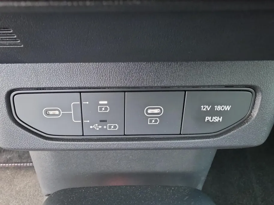 Kia EV4 GT-Line Business Edition 81.4 kWh | Keyless | Adaptive cruise control | Stoel + Stuur verwarming | Navigatie | Apple Carplay/Android Auto