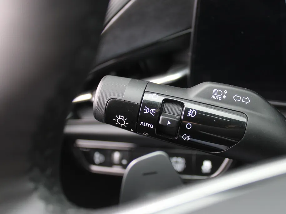 Kia Niro 1.6 GDi Hybrid DynamicPlusLine | Schuif-/kanteldak | Stuur-/stoelverwarming | Cruise adapt. | Camera | HUD | LED | Clima | 16' LM | Navi |