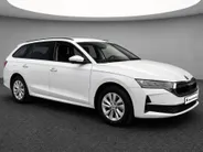 Škoda Octavia Combi 1.5TSI/115PK FL Selection · Apple/Android Car Play · Parkeersensoren · Stoelverwarming · Garantie t/m 04-12-2028 of 120000km.