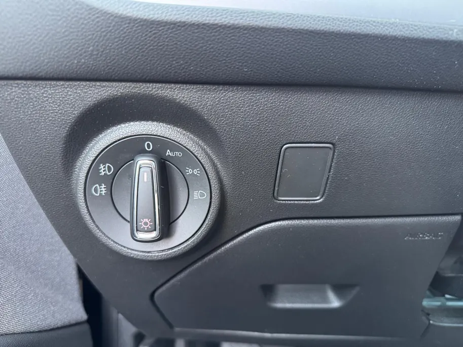 SEAT Leon ST 1.0 TSI Style Ultimate Edition | NL auto | 1e eigenaar | Navigatie | Apple carplay & Android auto | Parkeersensoren voor en achter | Achteruitrijcamera | 16' lichtmetalen velgen | Adapt. cruise control | Bovag garantie |