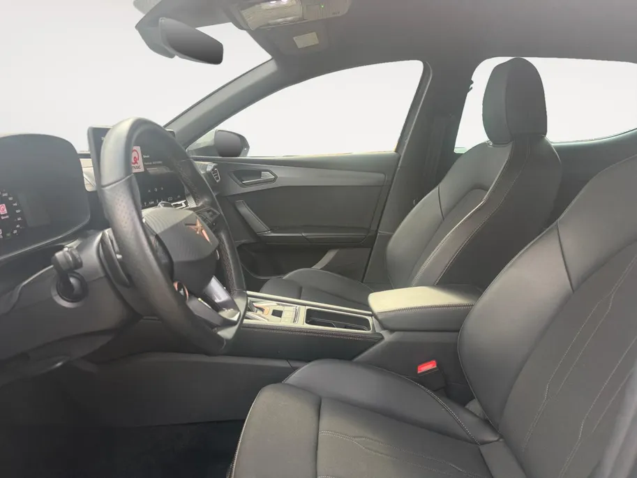 CUPRA Leon 1.5 TSI e-Hybrid PHEV Bussines | 99% SOH| Led Koplampen | Apple/Android Carplay | Keyless | Half leder | Stoel/Stuurverwarming | Digital Cockpit | Fabrieksgarantie! |