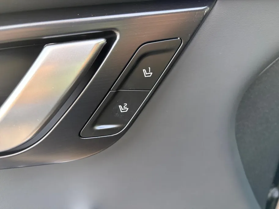 Kia EV6 GT-Line Business Edition 84 kWh | Rijdende Demo ! | Draadloos Apple Carplay / Android Auto | Navigatiesysteem | Elektrisch Verstelbare voorstoelen | Licht + Regensensor | Stoelverwarming+ Stoelkoeling  | Stuurverwarming | Elektrisch Bedienbare Achterklep 