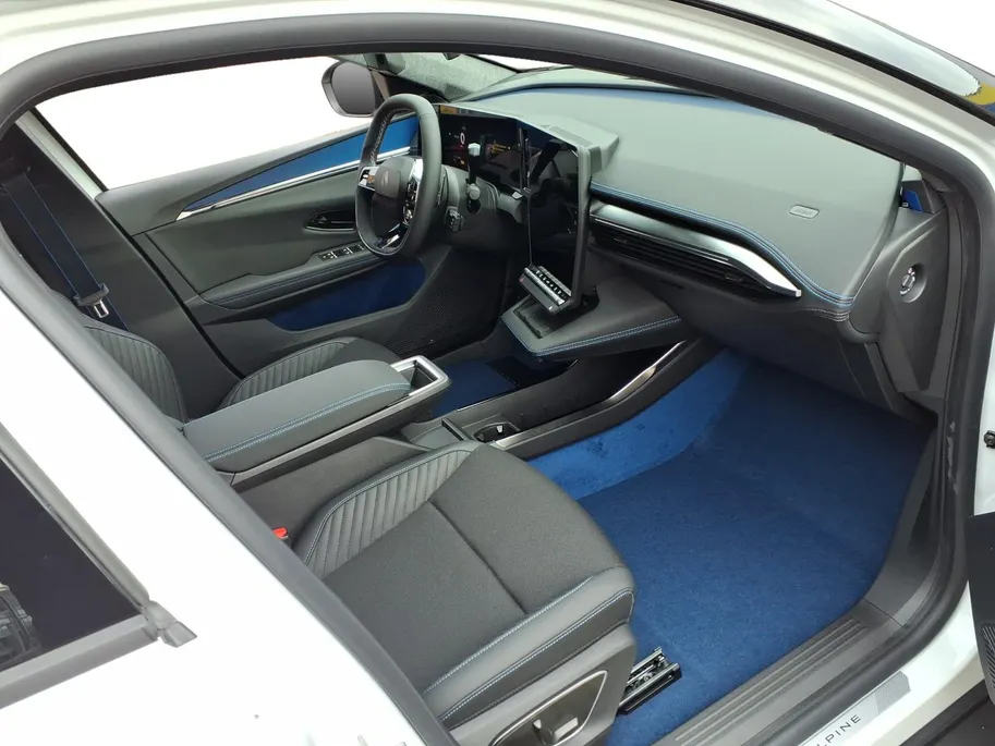 Renault Scénic E-Tech EV87 long range esprit Alpine NU MET 3000,- VOORRAAD KORTING DIT JAAR NOG RIJDEN Pack advanced driving assist & augmented vision , verder gewoon de mooiste uitvoering