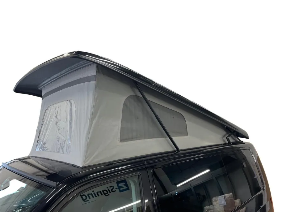 Volkswagen Multivan 150pk automaat | Camper met 4 slaap plaatsen | Volledige keuken | Navigatie | Cruise control Multivan 150pk automaat | Camper met 4 slaap plaatsen | Volledige keuken | Navigatie | Cruise control