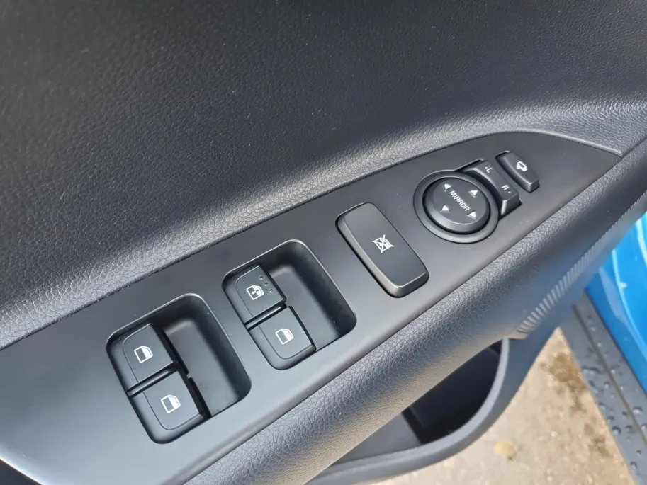 Kia Stonic 1.0T DynamicLine | Camera | Climate control | Apple Carplay / Android Auto | Cruise control | Parkeersensoren achter | Lichtmetalen velgen 16inch |