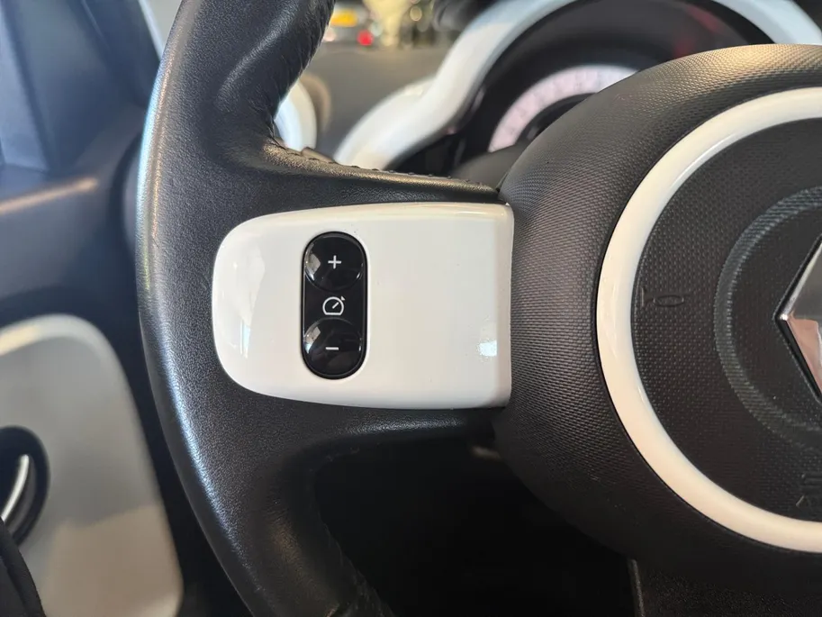 Renault Twingo Z.E. R80 Intens *Automaat*Navi+Camera*Cruise*Climate*Hoge instap*Kleine Draaicirkel!