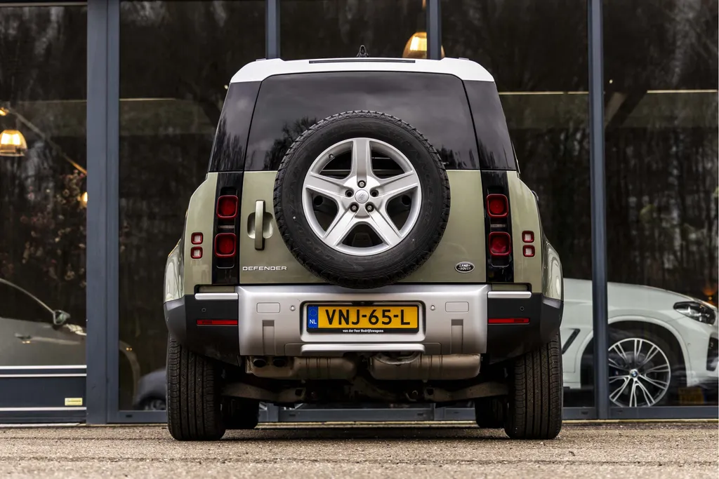 Land Rover Defender Hard Top 3.0 D250 110 MHEV SE EX.BTW
