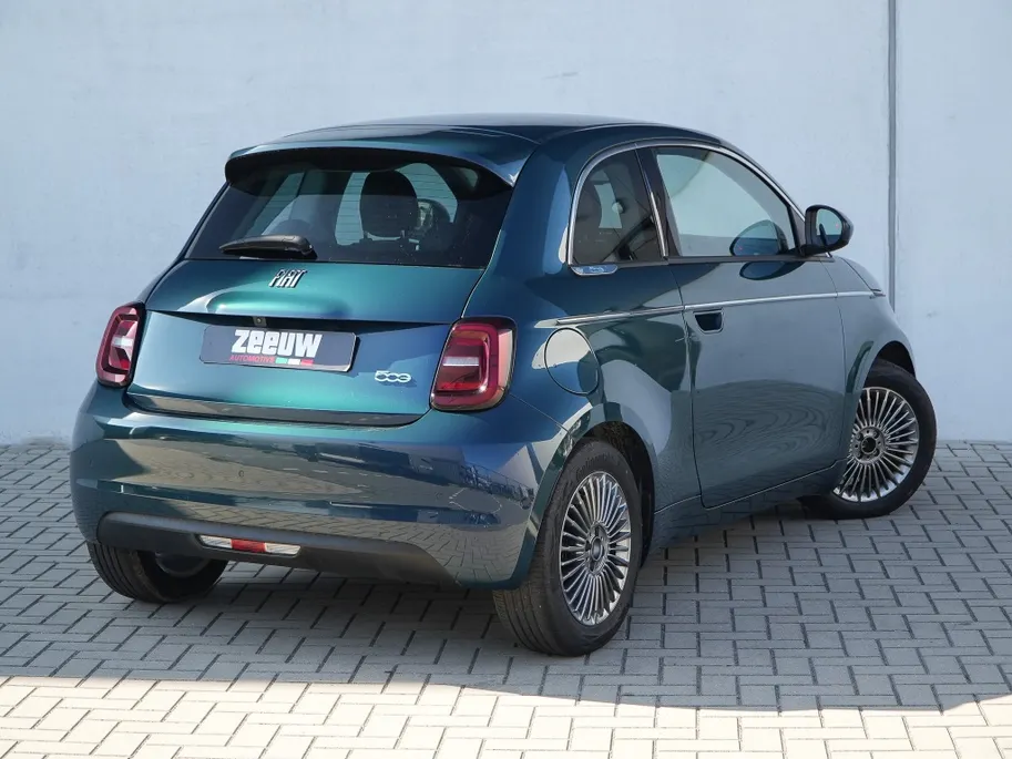 Fiat 500e Icon 42KWH | Camera | Navi | Carplay | Winter | Style | 16' VERKOCHT
