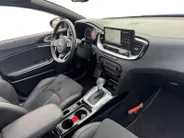 Kia ProCeed 1.5 T-GDI GT-PlusLine Automaat | Navi | Adaptive Cruise | Memory Seats | Panoramadak | JBL Soundsystem | Elektr. Achterklep | Apple Carplay
