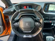 Peugeot 2008 1.2 PureTech GT-Line | 360 Camera | Navigatie | Cruise & Climate Control | Apple Carplay & Android Auto | 3D Cockpit | Dodehoek Detectie | 12 Maanden BOVAG Garantie