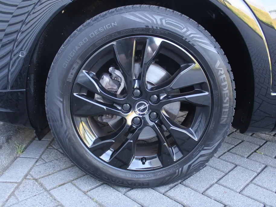 Opel Grandland 1.2 Turbo GS Line | Stuur-/ stoel-/ voorruitverwarming | Matrix LED | Elek. achterklep | 18' LM | Dodehoek detectie | Clima | Navi | Camera voor + achter |