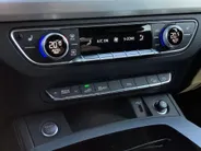Audi Q5 50TFSIe 220KW/299PK S-edition · Panoramadak · Camera + parkeersensoren · Trekhaak ·