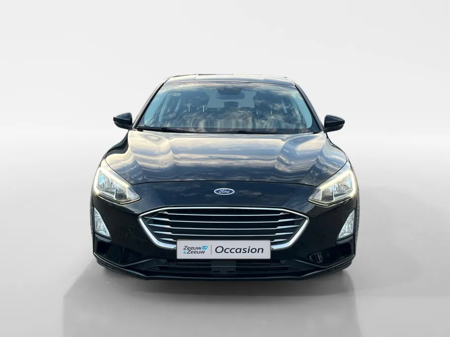 Ford Focus 1.0 EcoBoost Titanium Business | Navigatie | Apple carplay & Android auto | Winter pack | BLIS | Parkeersensoren voor en achter | Achteruitrijcamera | Trekhaak | Cruise control | Airco | Bovag garantie |