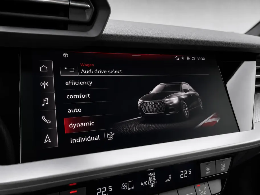 Audi A3 Sportback 40 TFSIe 150kW/204PK S Line · Panoramadak · Leder · Camera · Apple/Android Car Play · Drive select