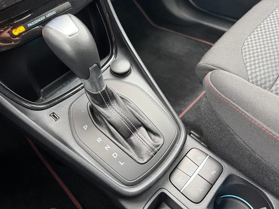 Ford Puma 1.0 EcoBoost Hybrid ST-Line | TREKHAAK | STOEL, STUUR EN VOORRUITVERWARMING | ACHTERUITRIJCMAREA | NAV |