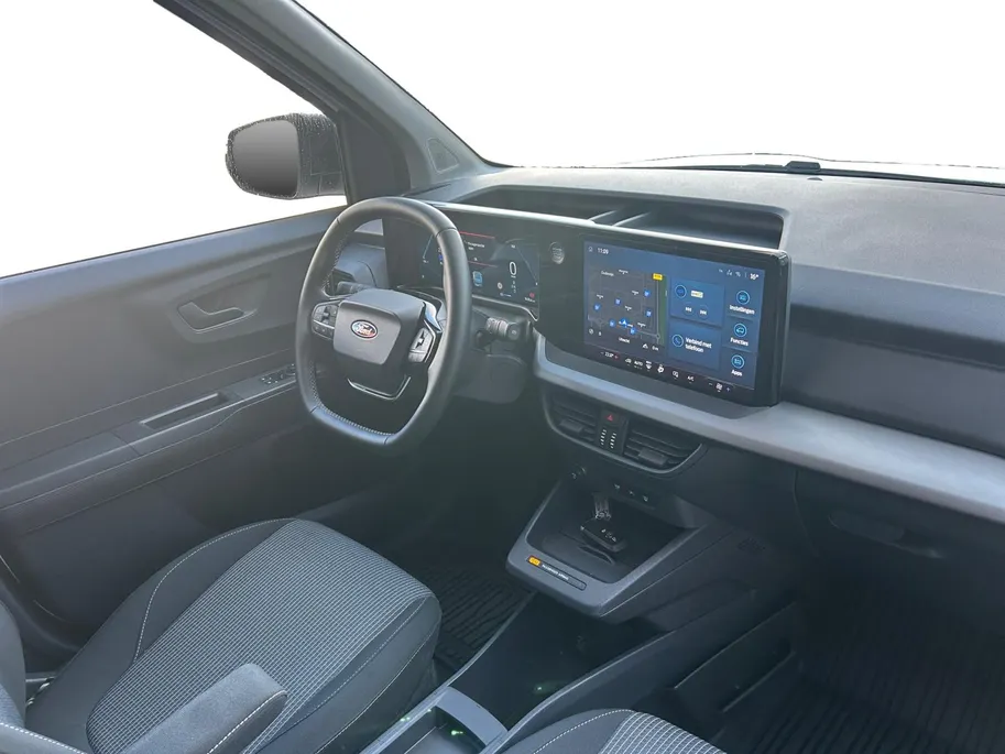 Ford E-Transit Courier Limited 44 kWh |Trehaak| Camera| Apple Carplay/Android Auto| stuurwiel verwarmd| 12 maanden Bovag Garantie|