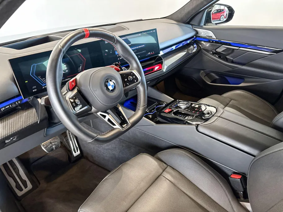 BMW M5 Touring M Drive Professional