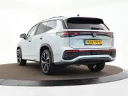 Volkswagen Tayron 1.5 204pk DSG eHybrid R-Line Edition · Panoramadak · 360 Camera · Inklap. Trekhaak · Matrix LED · Dodehoeksensor · Keyless · Garantie t/m 04-08-2029 of 100.000km