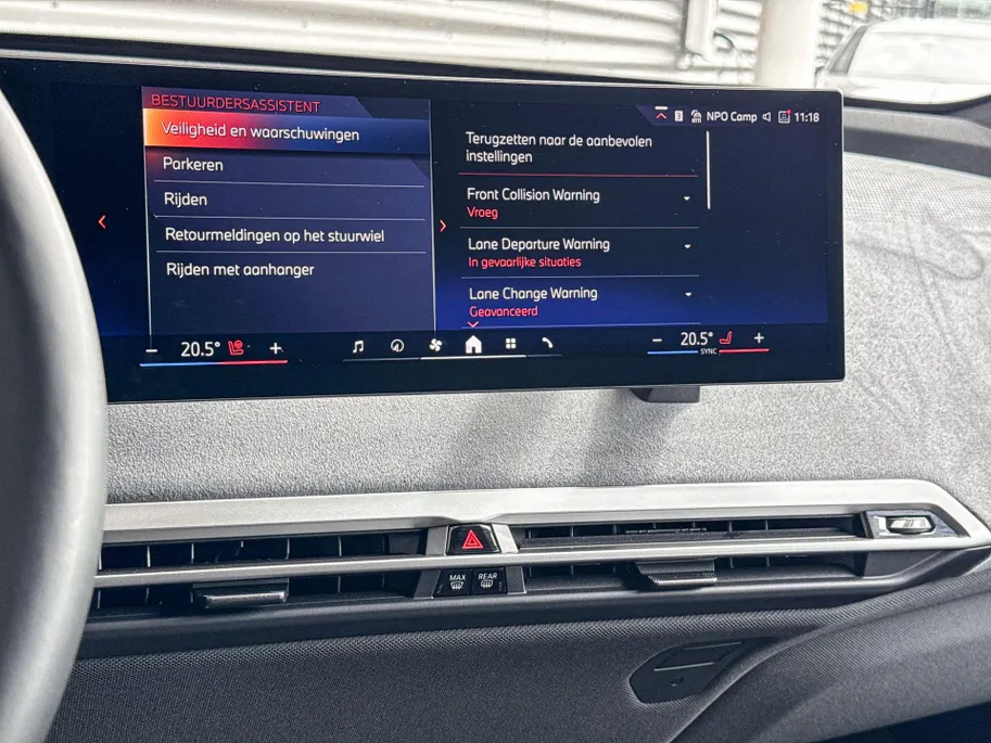 BMW iX xDrive45 101 kWh