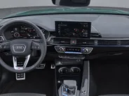 Audi A4 Avant 35 TFSI 150pk S edition Competition · Trekhaak · Camera ·  Stoelverwarming · Apple/Android Car Play · Adaptive Cruise Control ·  Clima · Drive select · Leder/Stof · Garantie t/m 23-07-2028 of 100000km.