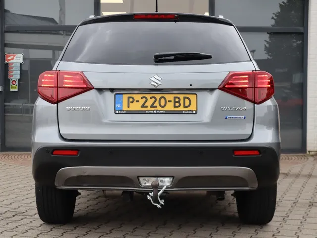 Suzuki Vitara 1.4 BoosterJet Hybrid Style Trekhaak | Adaptive Cruise | Two tone