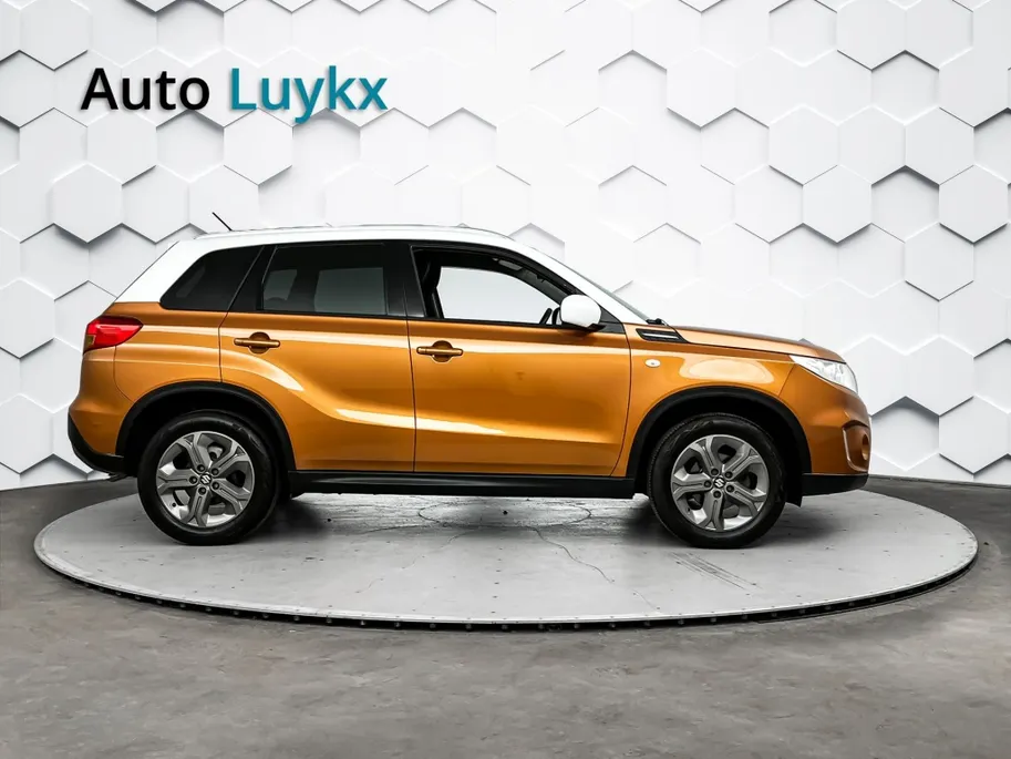 Suzuki Vitara 1.6 Exclusive | Navigatie | Cruise Control | Trekhaak